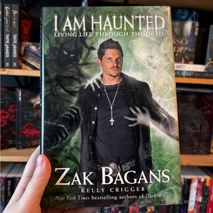 I Am Haunted: Living Life Through the Dead by - Paranormal Investigation